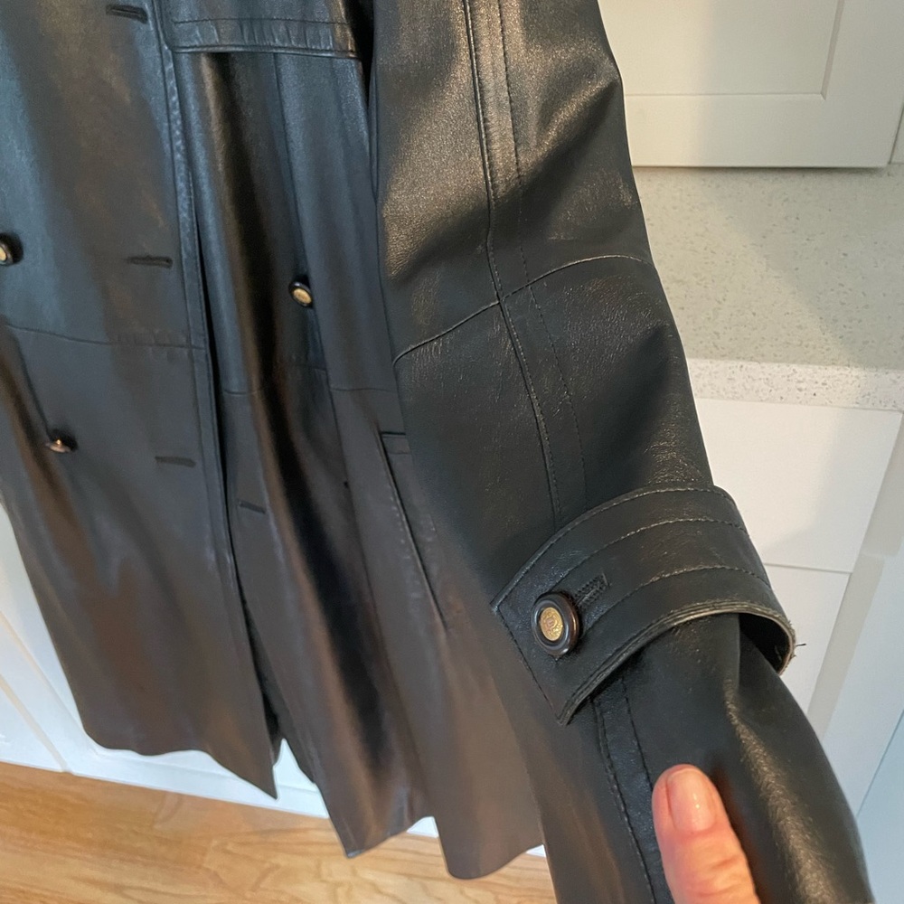 Black leather trench coat - Picture 2 of 6